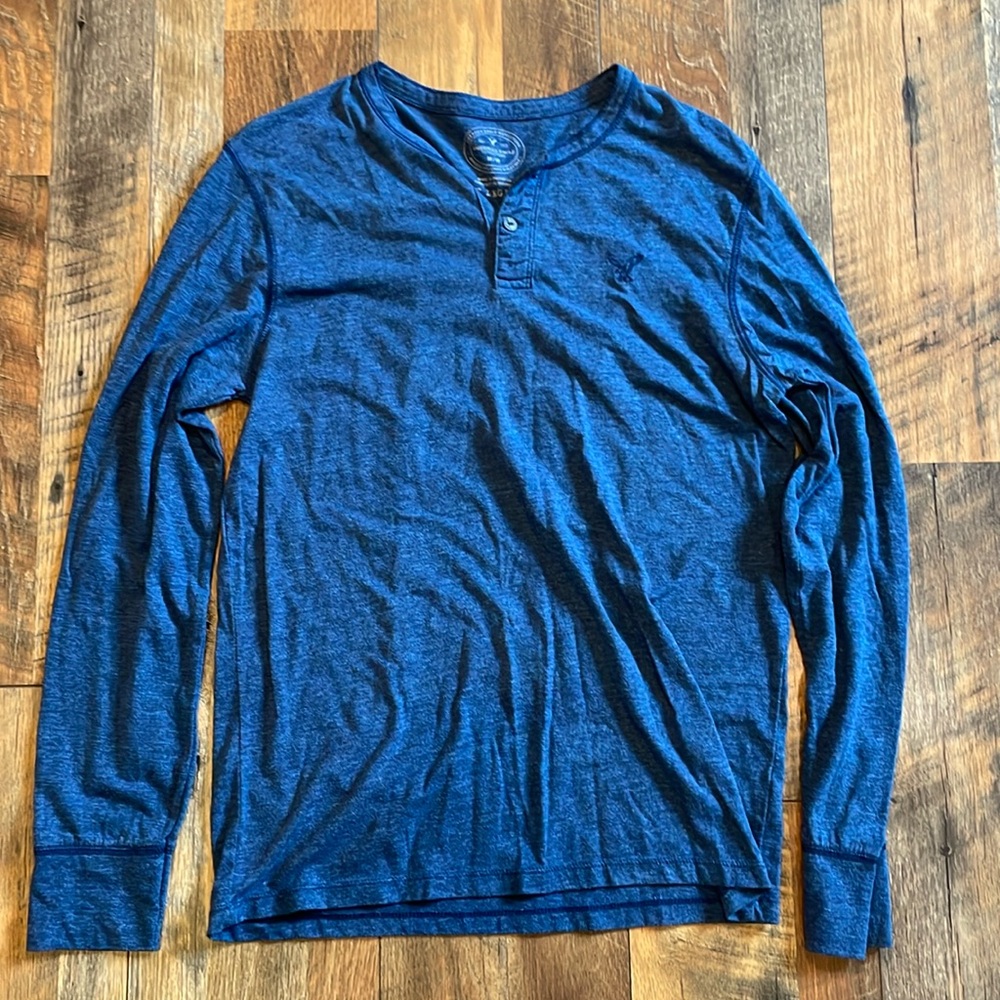 American Eagle Atheltic-Fit Long-Sleeve Henley - Men’s Medium